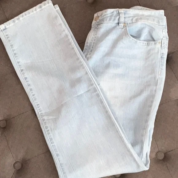 d. jeans Straight Leg Light Blue Jeans - Picture 1 of 7